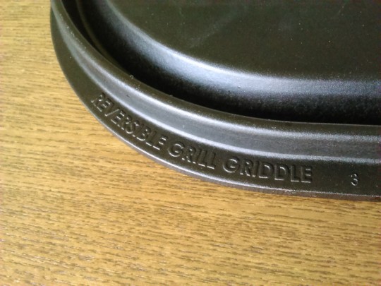 コストコで買ったNORDIC WARE REVERSIBLE GRILL GRIDDLE ロゴ