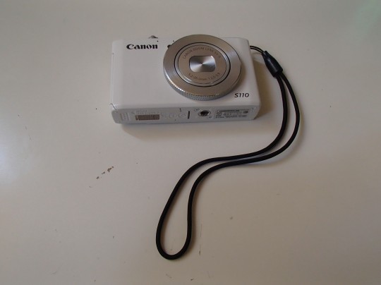 CanonのPowerShot S110正面から