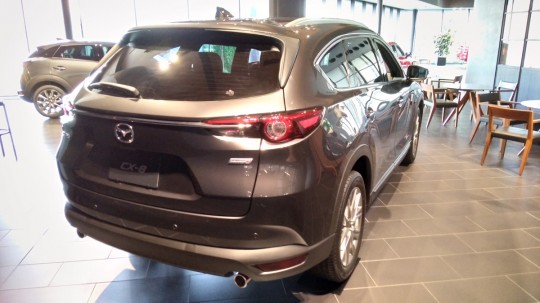 MAZDA CX-8 展示車リア