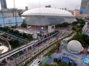 東京ドームシティ　アトラクションズ　スカイフラワーの上空から