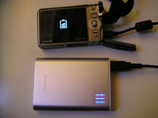 cheero Power Plus2でOlympus TG-820を充電